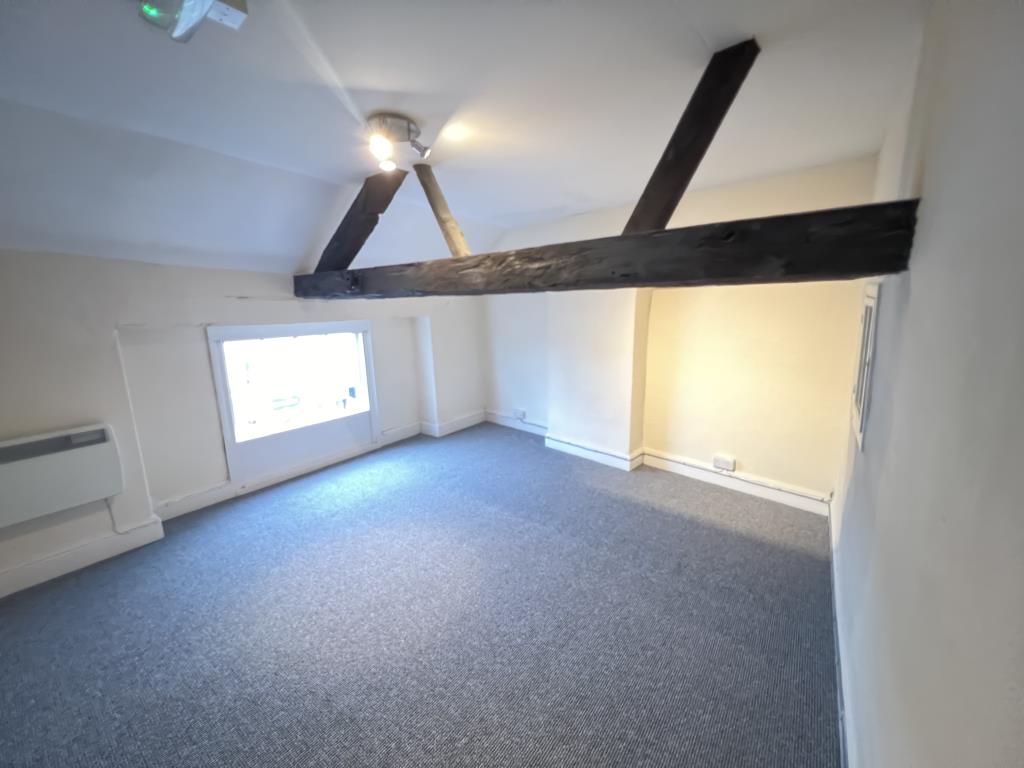 Lot: 41 - THREE STOREY COMMERCIAL PROPERTY - General view of front office on second floor
